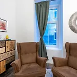 Practical 1Br Flat By Center By Hm